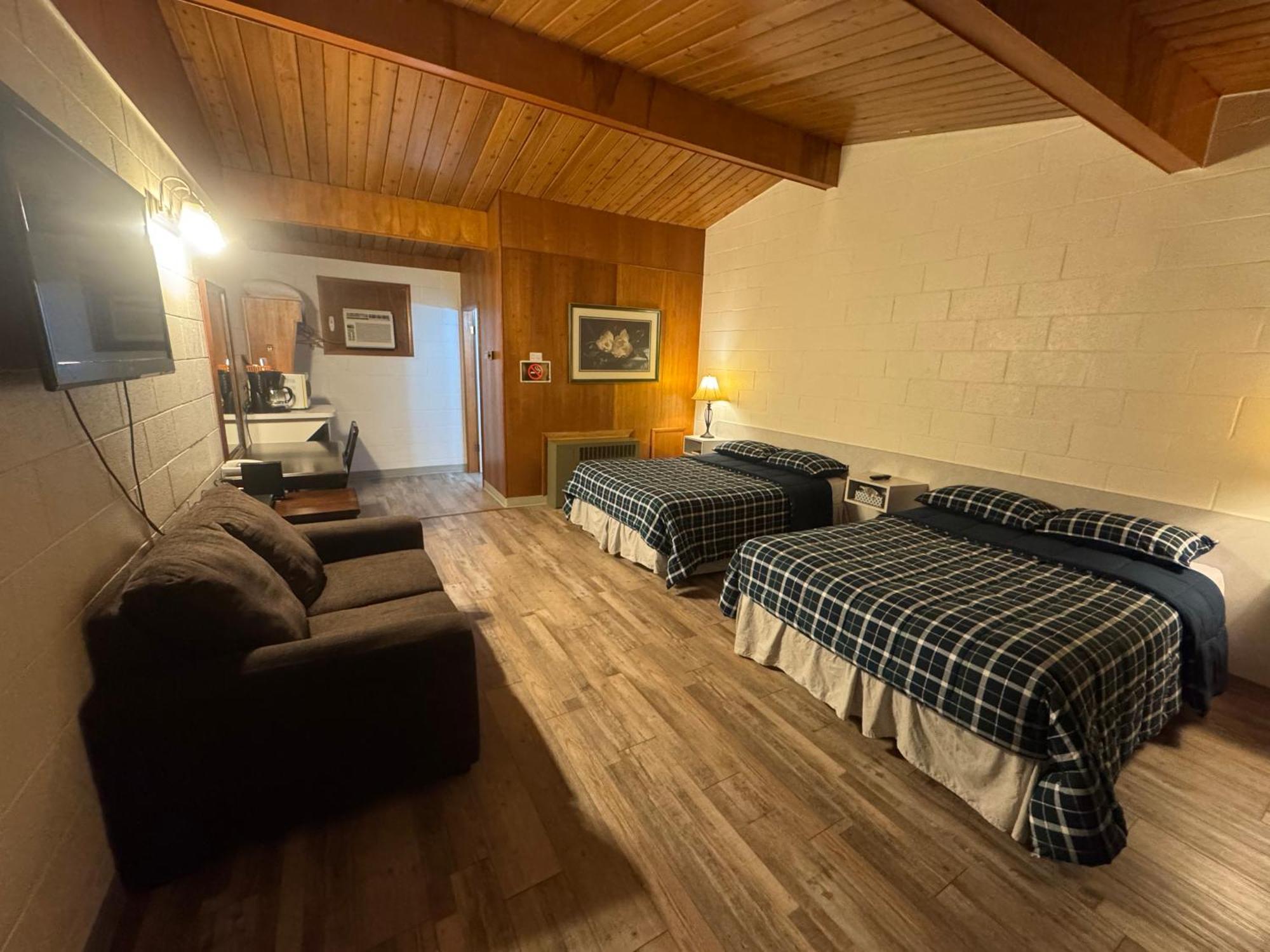 Ace Crown Motel Medicine Hat Esterno foto